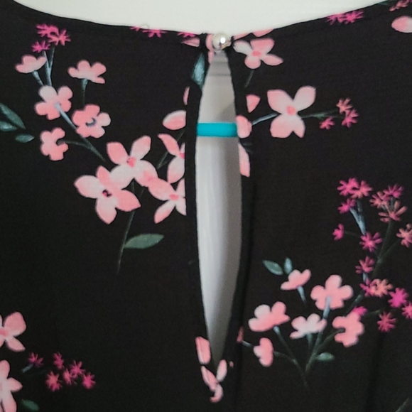 Candie's floral shorts romper - Picture 10 of 11